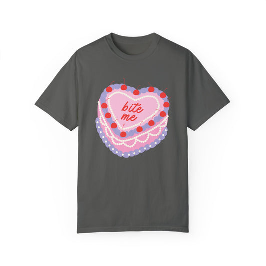 Bite Me Heart Cake Valentine's Day Comfort Colors Retro Vintage T-shirt